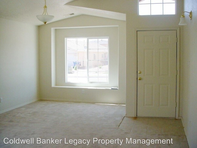 Building Photo - 2960 Desert Sage Ave SW