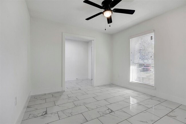 Foto del edificio - 7810 Blackjack Ct