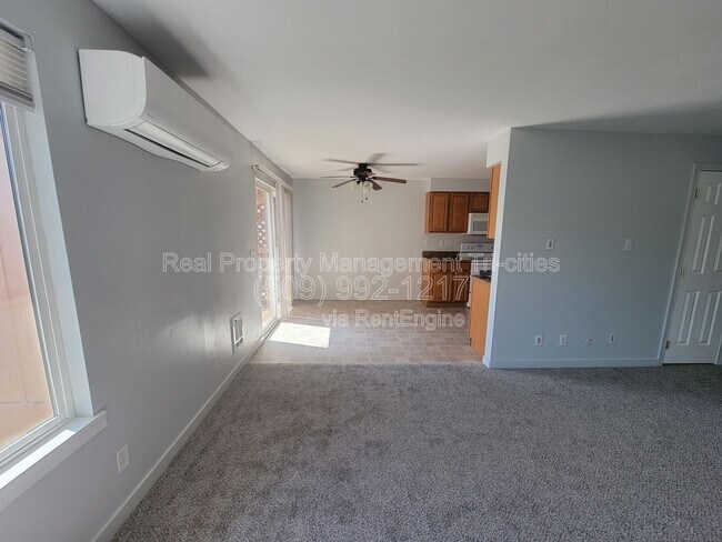 Foto del edificio - 3121 W Hood Ave