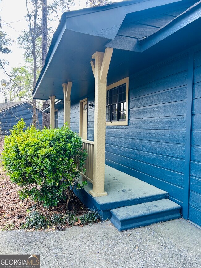 Foto del edificio - 6165 Radford Dr