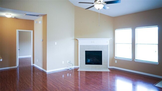 Building Photo - 15206 Bartlett Landing Dr