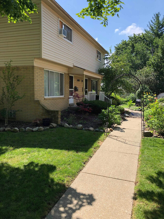 front walkway to Townhome - 263 West Spring Street