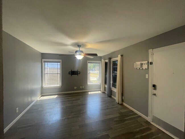 Foto del edificio - Woodlawn Estate – Updated 3 Bedroom Home f...
