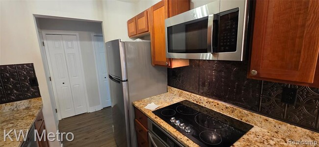 Building Photo - 403 Riviera Dr