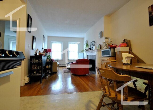 Foto del edificio - Brookline 2-Bedroom – Steps to Washington ...