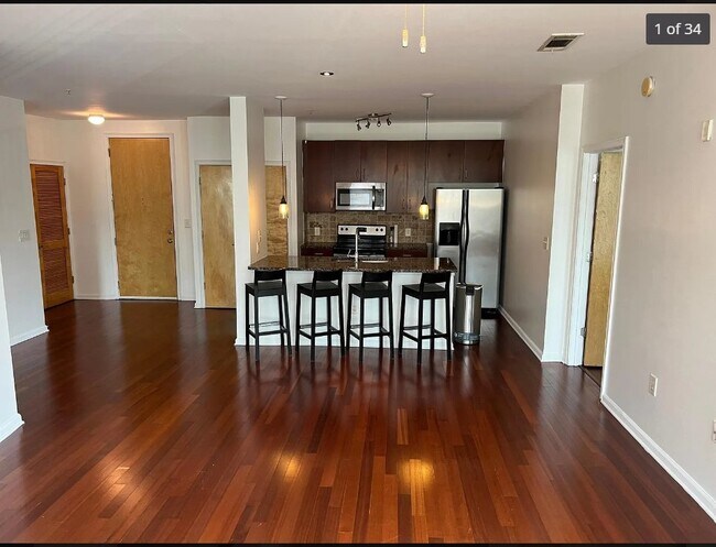 Foto del edificio - 898 Oak St SW