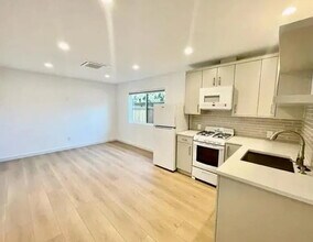 Building Photo - 1821 Chino St