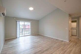 Building Photo - 13001 S Crompton Lane