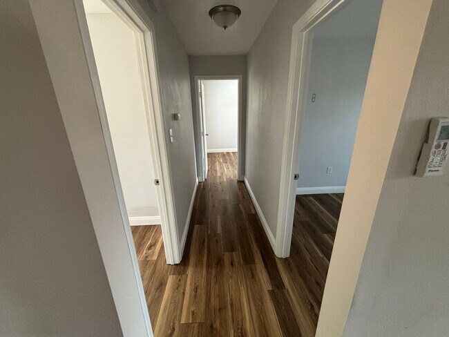 Foto del edificio - Updated 3-Bedroom Home with Office on a La...