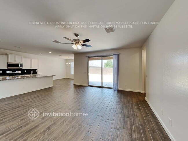 Building Photo - 682 W Belmont Red Trail