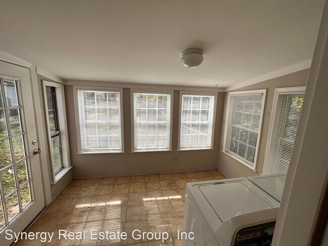 Foto del edificio - 2 br, 1 bath House - 523 Timmons Ave
