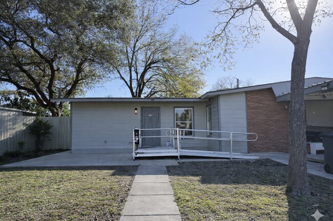 Building Photo - 558 Congress Ave