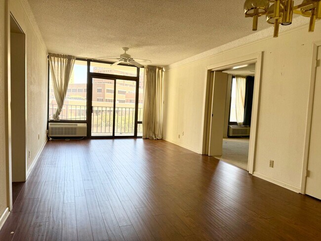 Foto del edificio - 7701 Wurzbach Rd