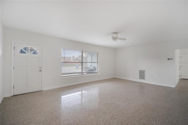 Building Photo - 10237 Tarpon Dr