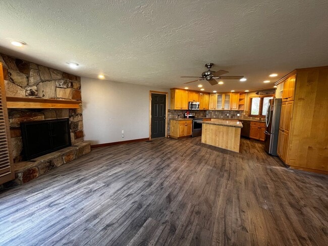 Foto del edificio - Beautiful 5 Bedroom/4 Bathroom in Bountiful