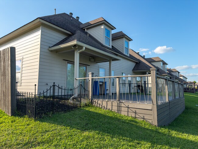 Foto del edificio - 2167 Shadowbrook Dr