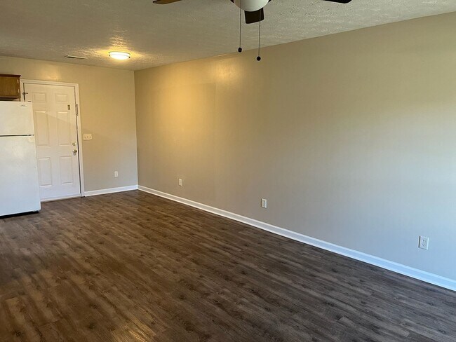 Foto del edificio - 24 Crosswinds Rd