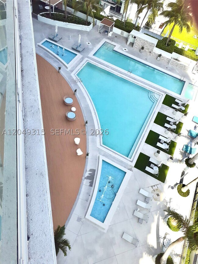 Foto del edificio - 90 SW 3rd St
