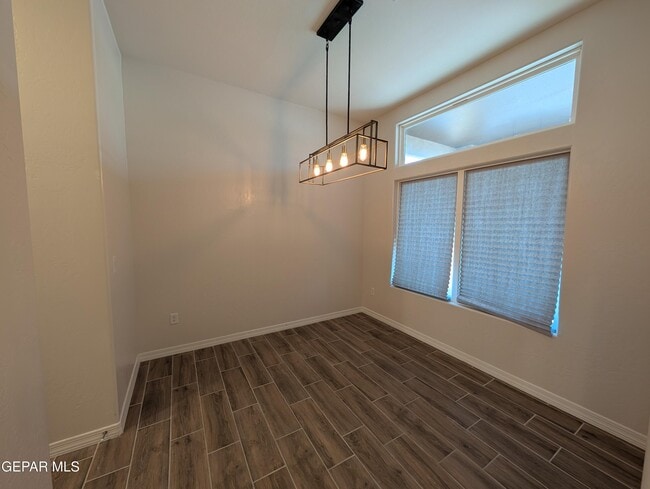 Foto del edificio - 517 La Entrada Cir