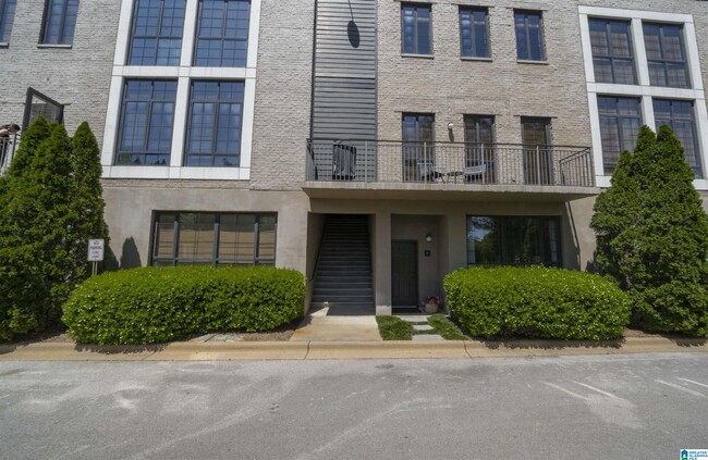 Foto del edificio - 1884 Red Mountain Ln