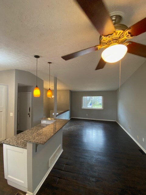 Building Photo - 3094 Essington Dr