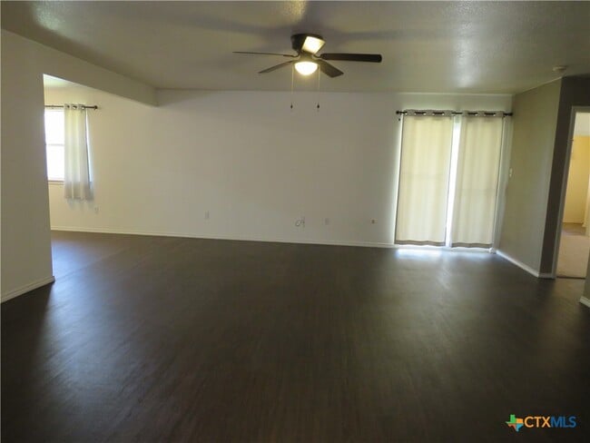 Foto del edificio - 2501 Westwood Dr
