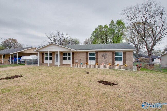 Building Photo - 14013 Sandhurst Dr SW