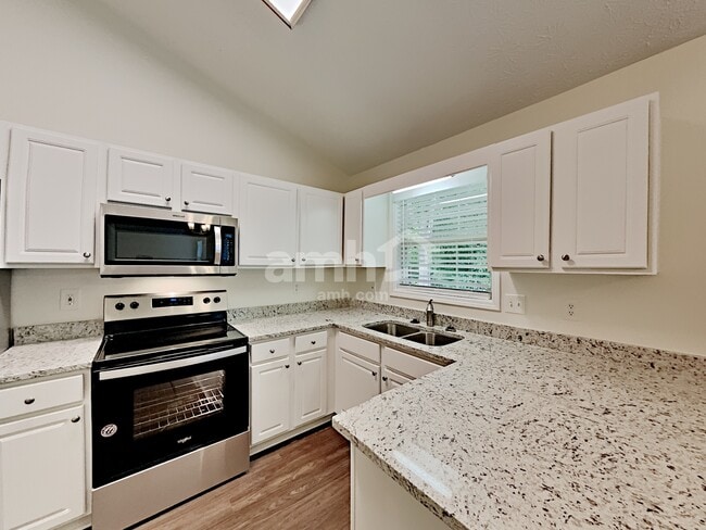 Building Photo - 162 Brook Lea Cove