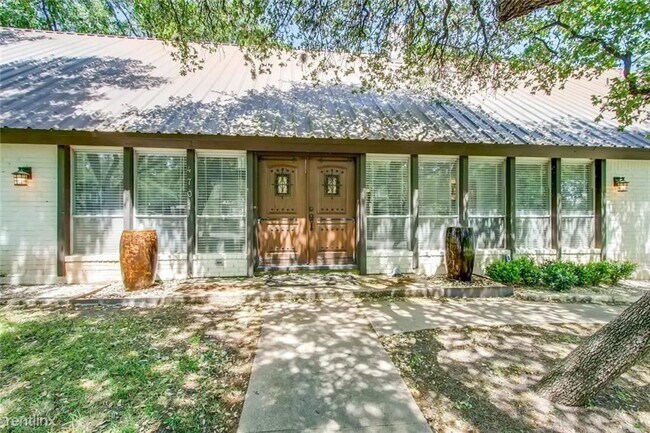 Building Photo - 4 br, 2.5 bath House - 4701 Timberline Dr