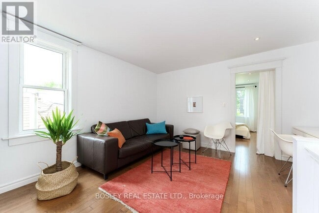 Building Photo - 108 Gledhill Ave