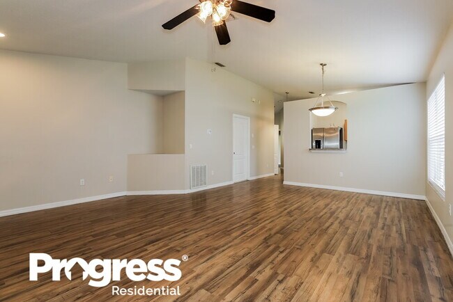 Building Photo - 1036 Lake Shore Ranch Dr
