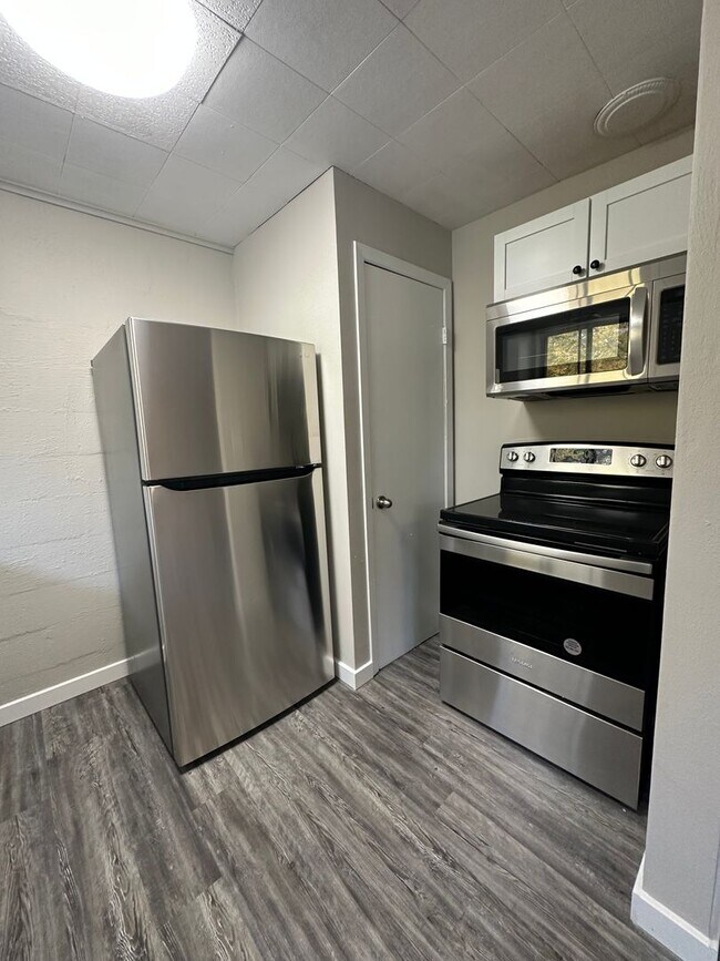 Foto del edificio - 420 Tinkler/509 Perrin-SHILO