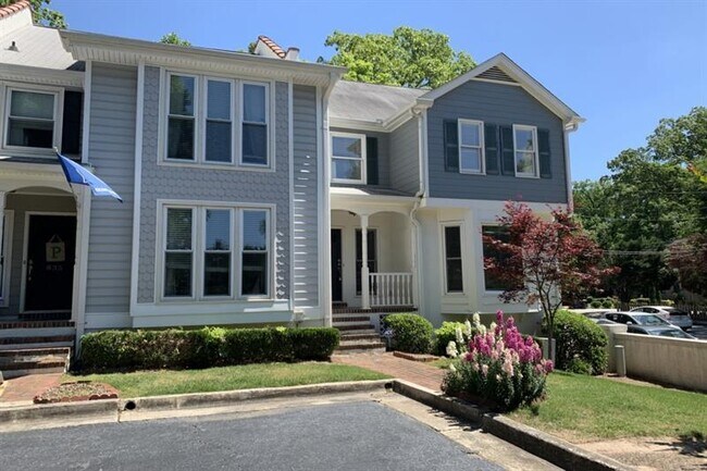 Foto del edificio - 831 Clairemont Ave