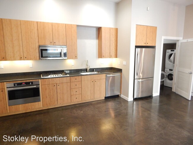 Building Photo - 2 br, 1.5 bath House - 8 Covent Ln