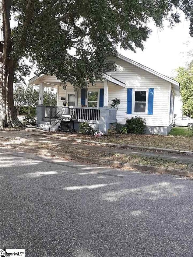 101 Gordon St, Clinton, SC 29325 House for Rent in Clinton, SC