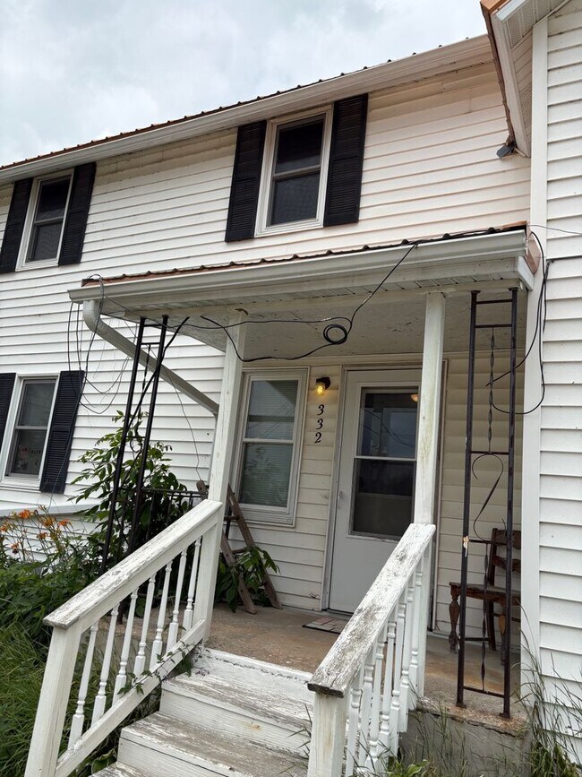 Building Photo - 332 Cedar St