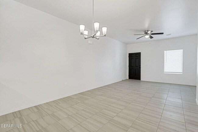 Foto del edificio - 8916 Norton St