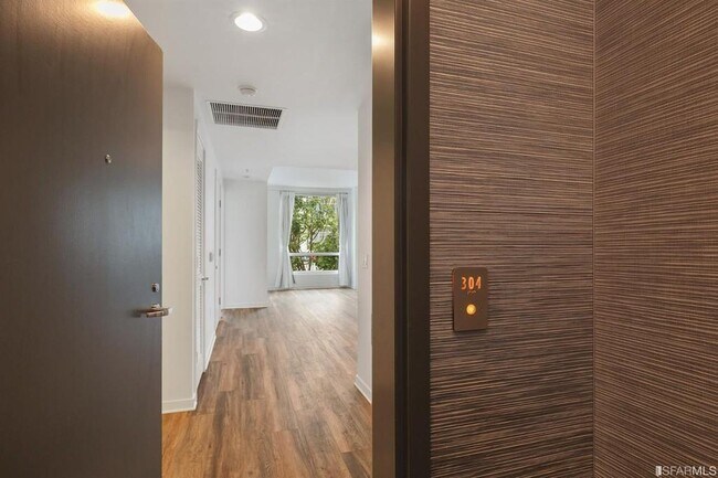 Foto del edificio - 1788 Clay St