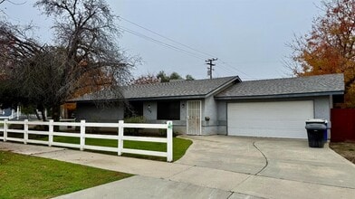 Building Photo - 202 N 10th Ave