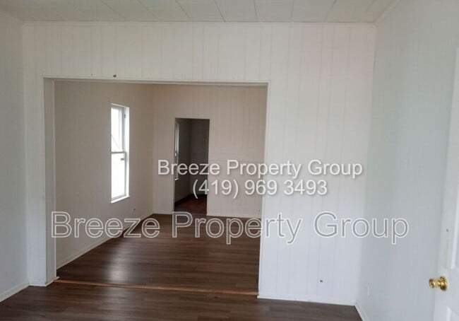 Building Photo - 528 E Central Ave