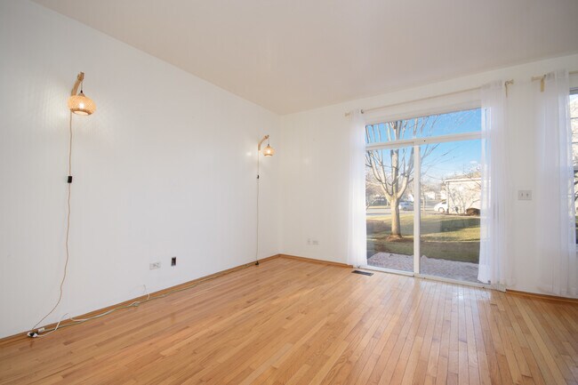 Foto del edificio - 2976 White Thorn Cir