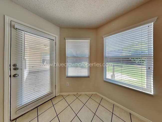 Building Photo - 9612 George Washington Dr