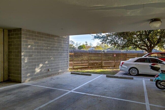 Foto del edificio - 2235 E 6th St