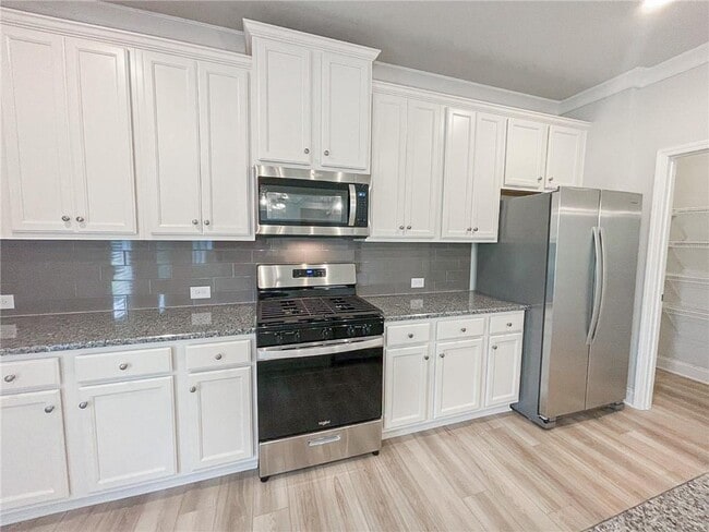 Building Photo - 4624 Silver Oak Dr SW