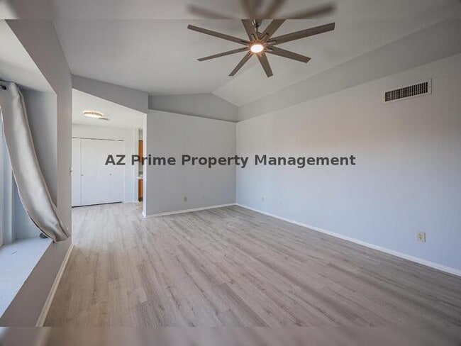 Building Photo - 1055 N Recker Rd