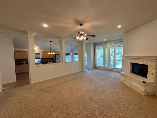 Building Photo - 9820 Savannah Ridge Dr