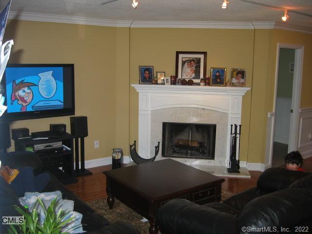 Primary Photo - 27 Crows Nest Ln