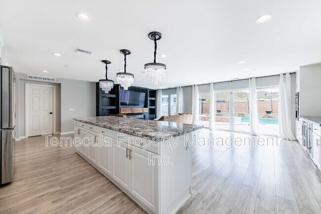 Foto del edificio - 28245 Digger Ln