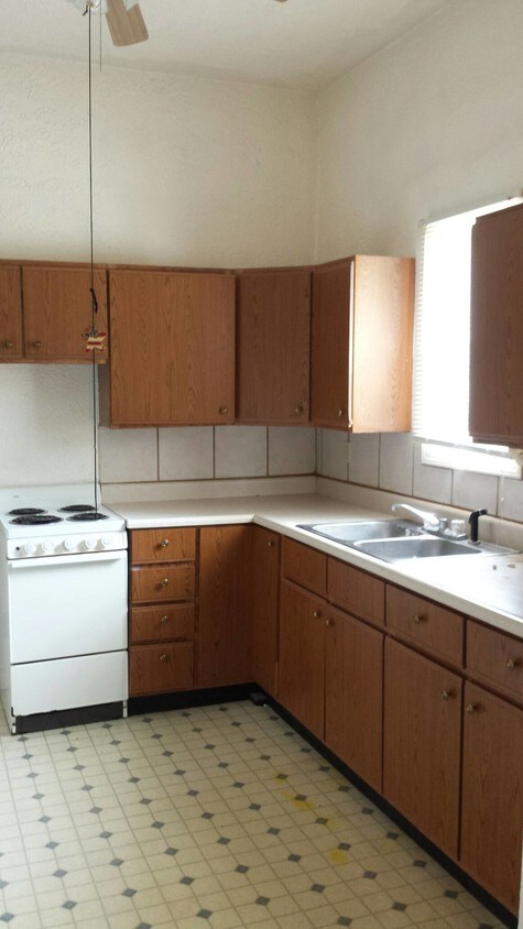Foto principal - 1214 W Havens St
