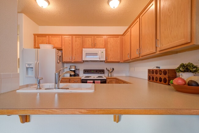 Building Photo - Hillsboro Home Minutes to Maxx, Pacific Un...
